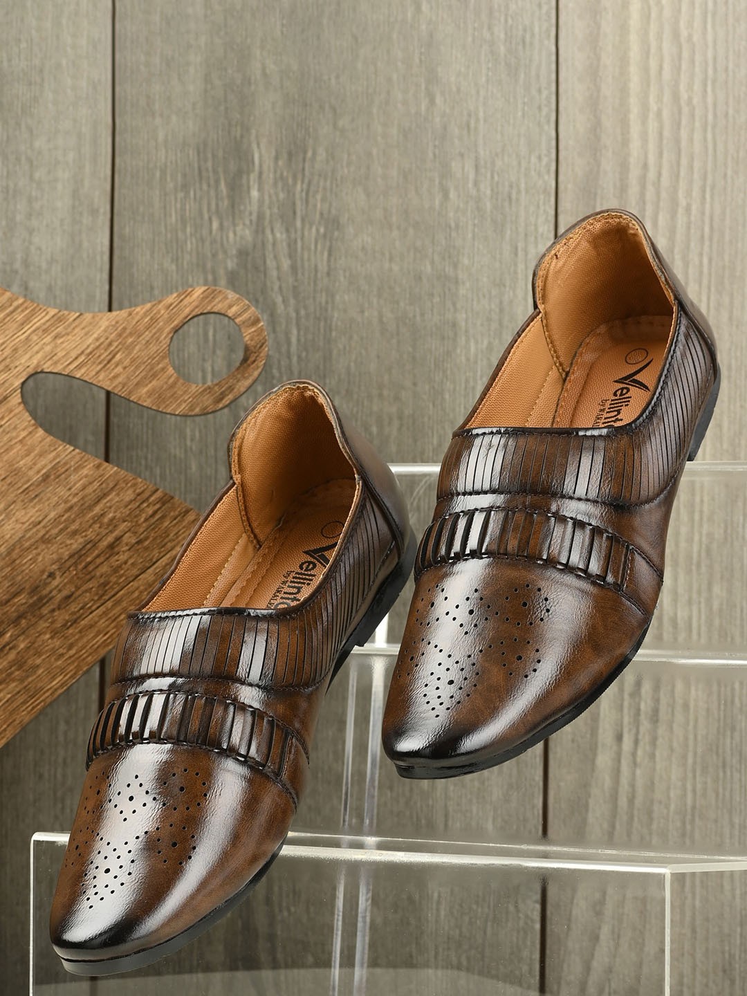 

Vellinto Men Crown Perforated Lightweight Mojaris, Brown