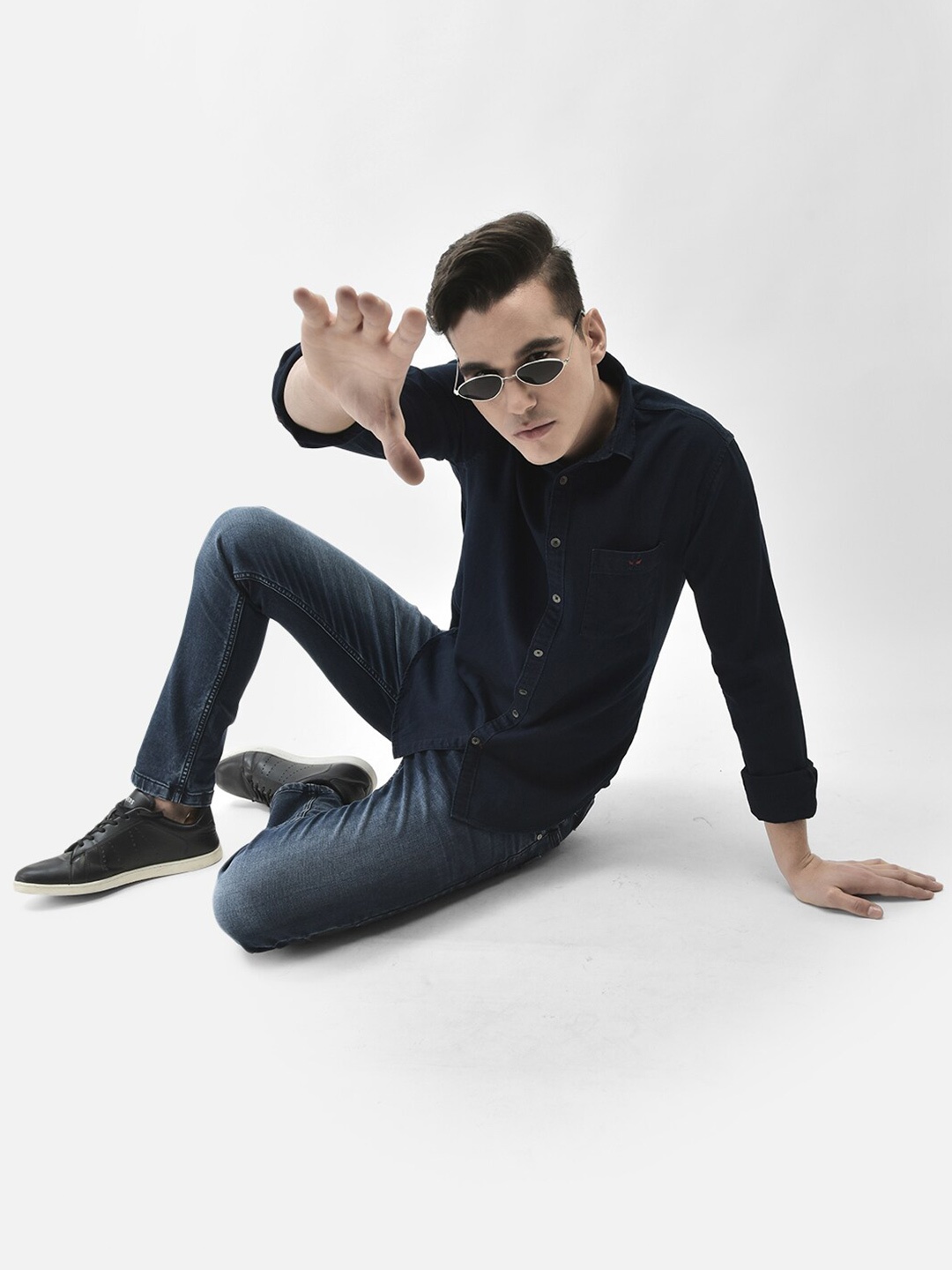 

Crimsoune Club Slim Fit Spread Collar Pure Cotton Casual Shirt, Navy blue