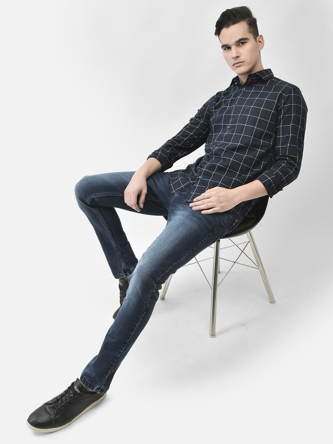 

Crimsoune Club Slim Fit Windowpane Checks Pure Cotton Casual Shirt, Navy blue