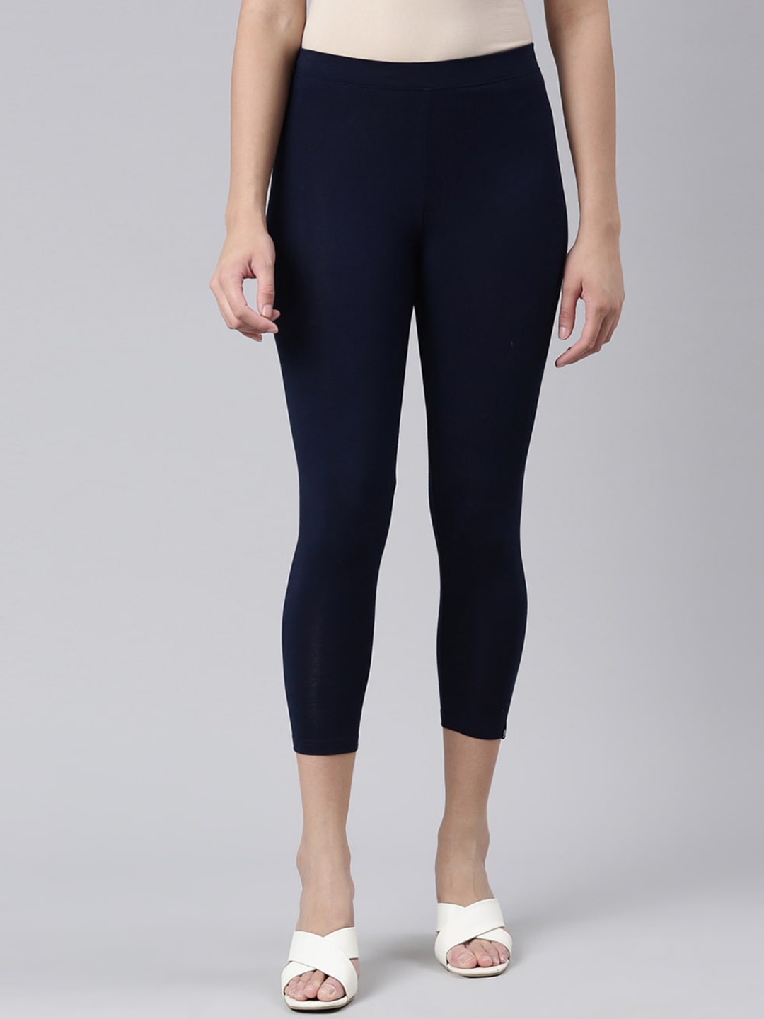 

Twin Birds Women Solid Skinny Fit High Ankle Cropped Leggings, Navy blue