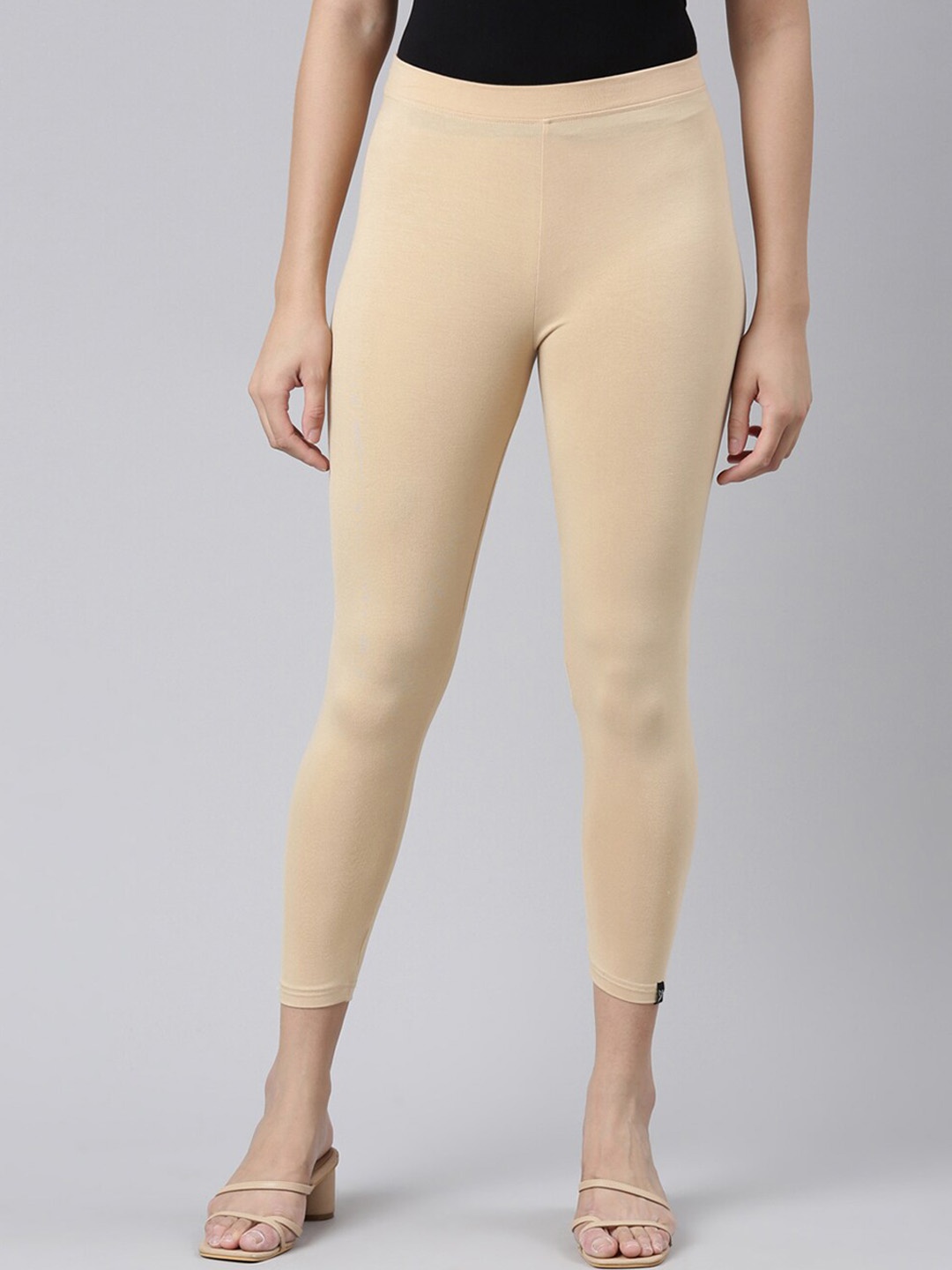 

Twin Birds Women Solid Skinny Fit High Ankle Cropped Leggings, Beige