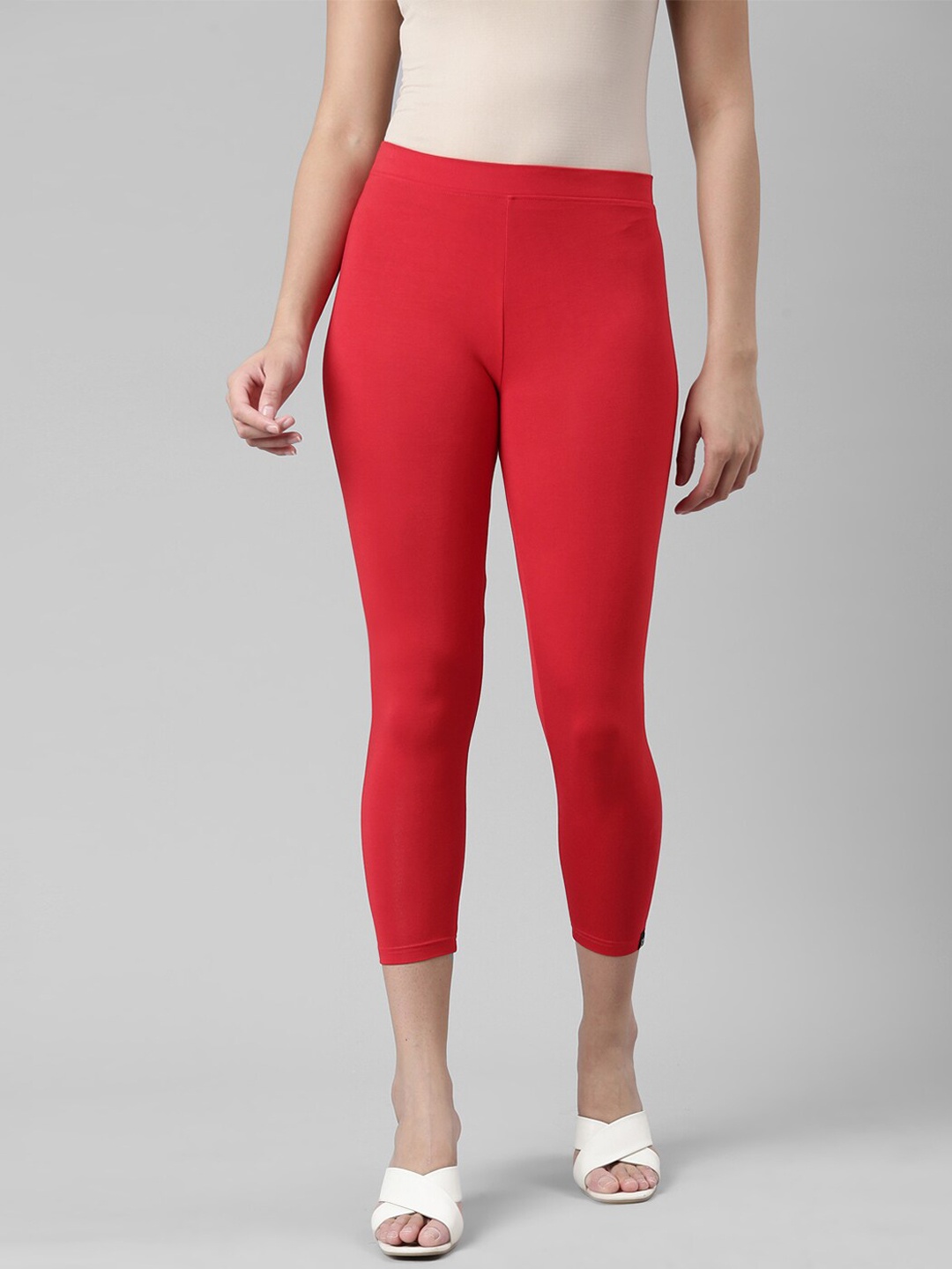 

Twin Birds Women Solid Skinny Fit High Ankle Cropped Leggings, Red