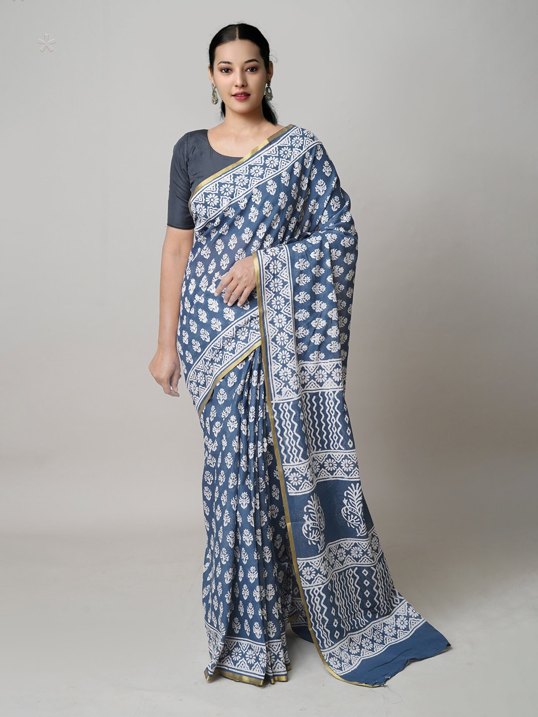 

Unnati Silks Ethnic Motifs Printed Zari Pure Cotton Block Print Saree, Grey