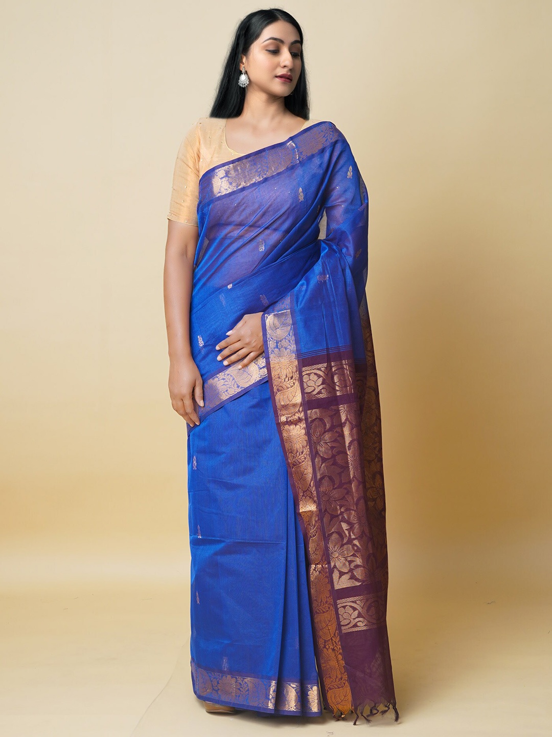 

Unnati Silks Ethnic Motifs Woven Design Zari Silk Cotton Handloom Gadwal Saree, Blue
