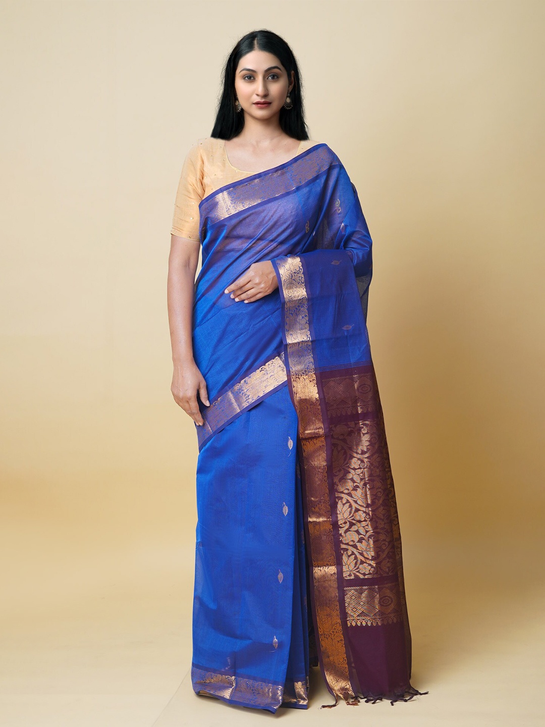 

Unnati Silks Ethnic Woven Design Zari Silk Cotton Handloom Gadwal Saree, Blue