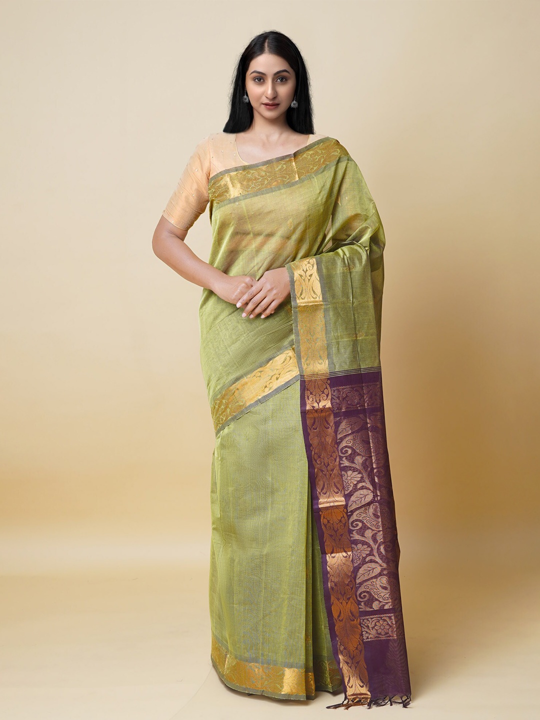 

Unnati Silks Ethnic Woven Design Zari Silk Cotton Handloom Gadwal Saree, Green