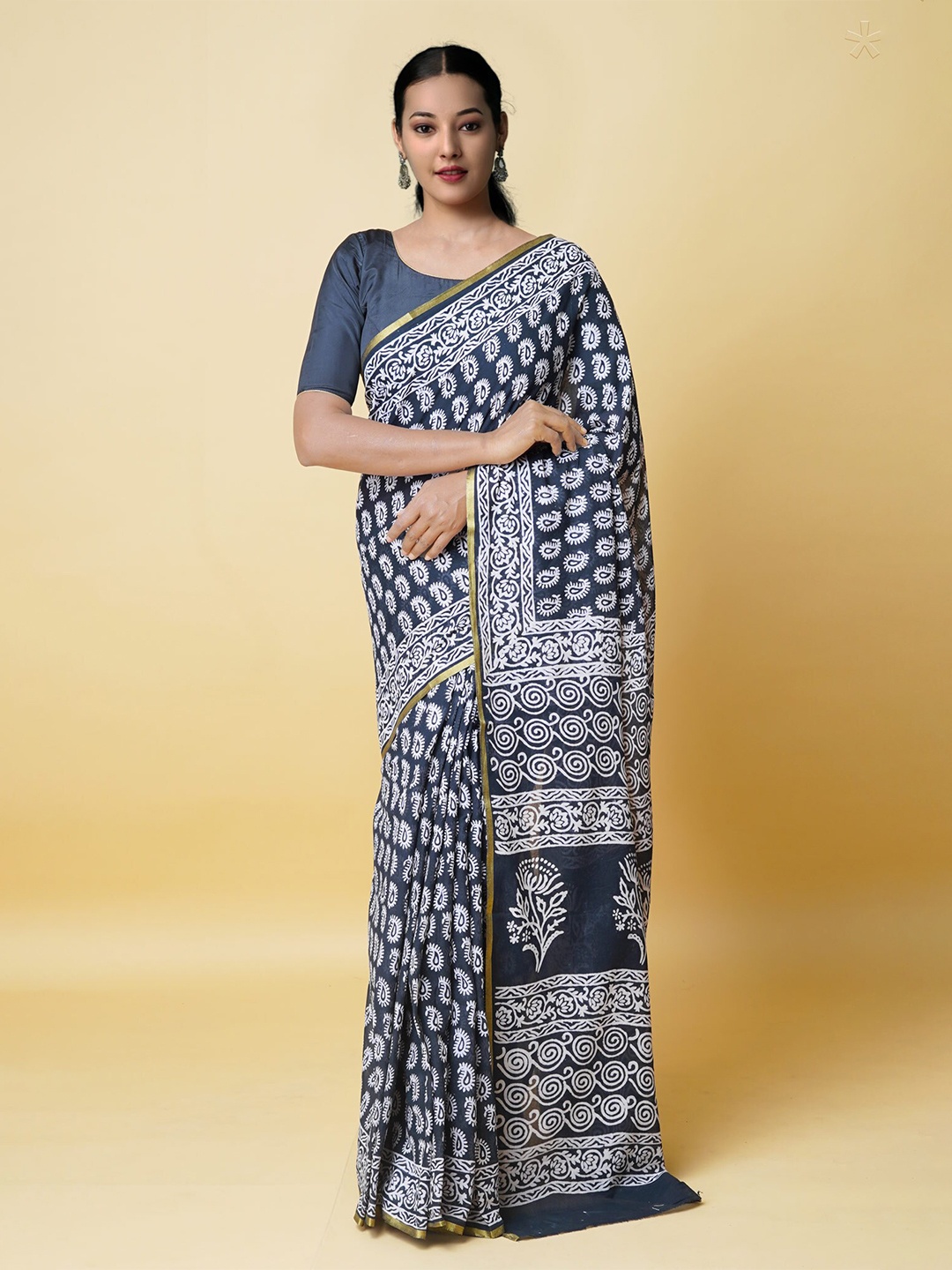 

Unnati Silks Ethnic Motifs Pure Cotton Block Print Saree, Black