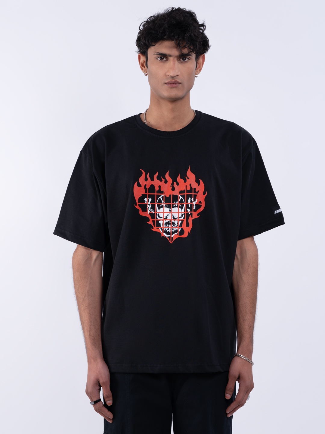 

UNRL Men Printed Relaxed Fit Pure Cotton T-shirt, Black