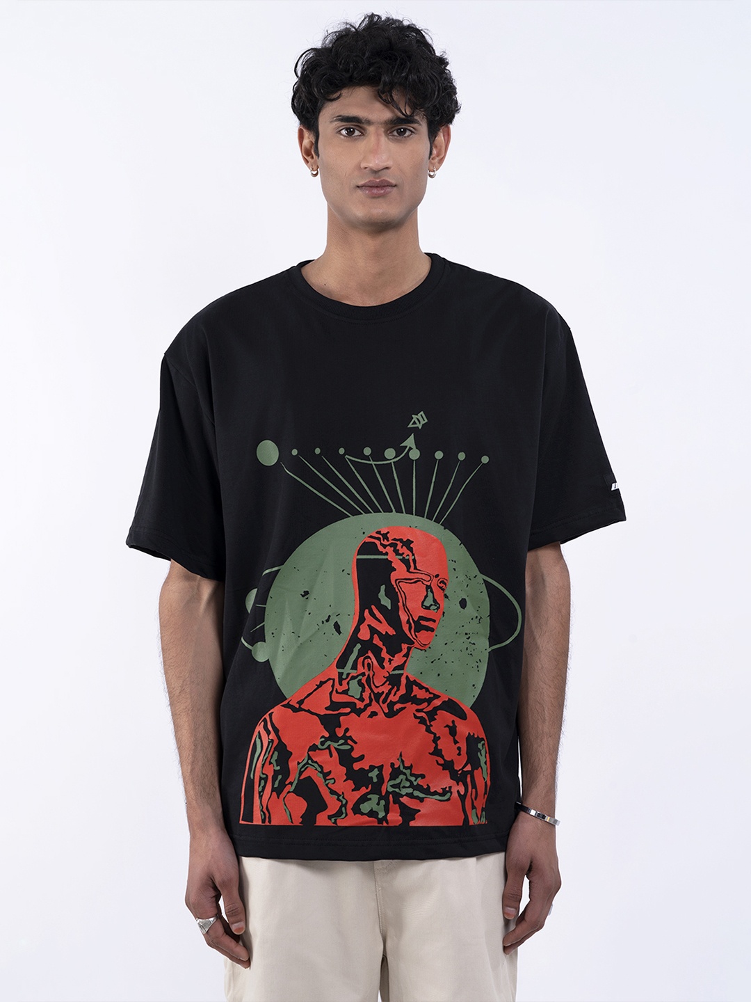 

UNRL Men Printed Relaxed Fit Pure Cotton T-shirt, Black