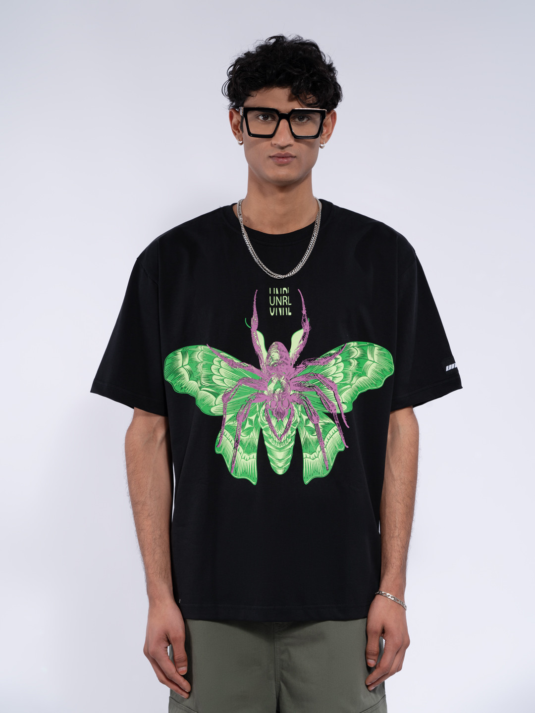 

UNRL Men Printed Relaxed Fit Pure Cotton T-shirt, Black