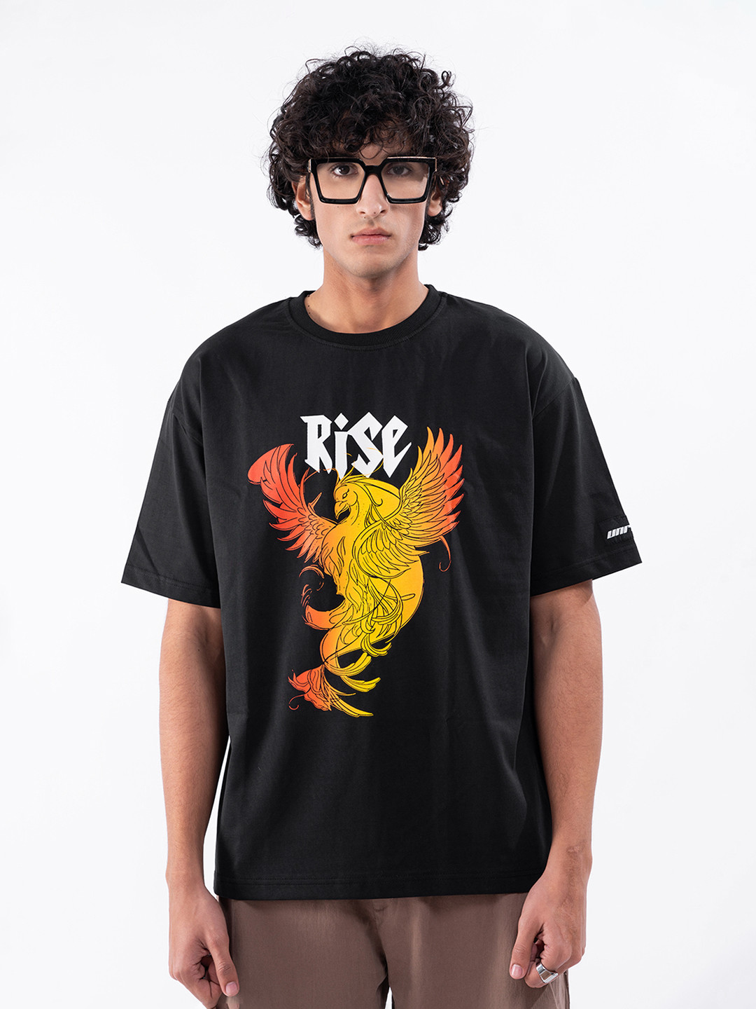 

UNRL Men Printed Relaxed Fit Pure Cotton T-shirt, Black
