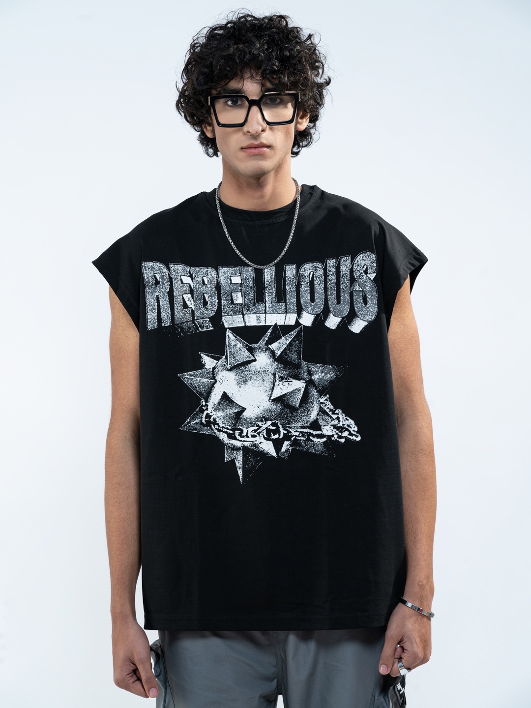 

UNRL Men Printed Relaxed Fit Pure Cotton T-shirt, Black
