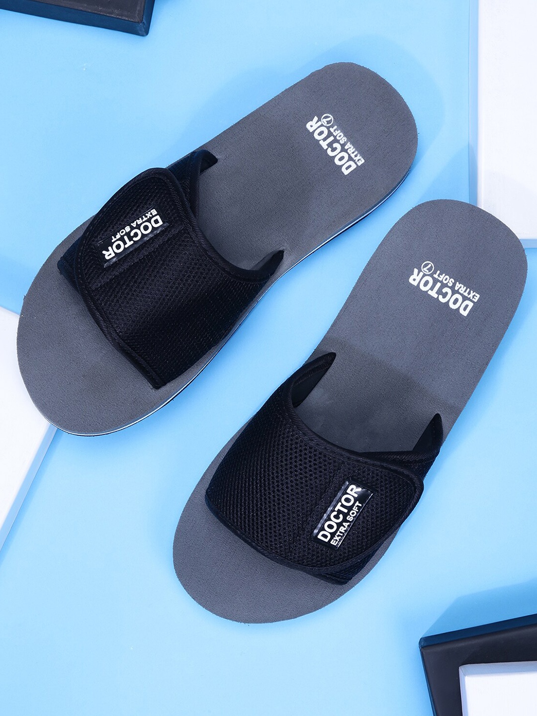 

DOCTOR EXTRA SOFT Men Textured Adjustable Strap Sliders, Black