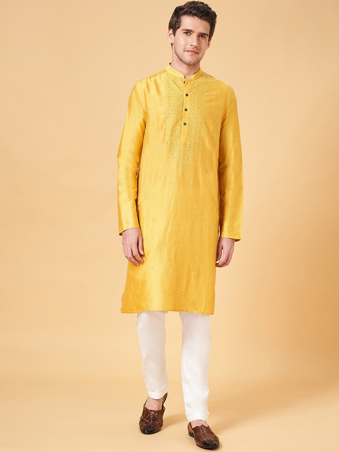 

indus route by Pantaloons Mandarin Collar Kurta, Mustard