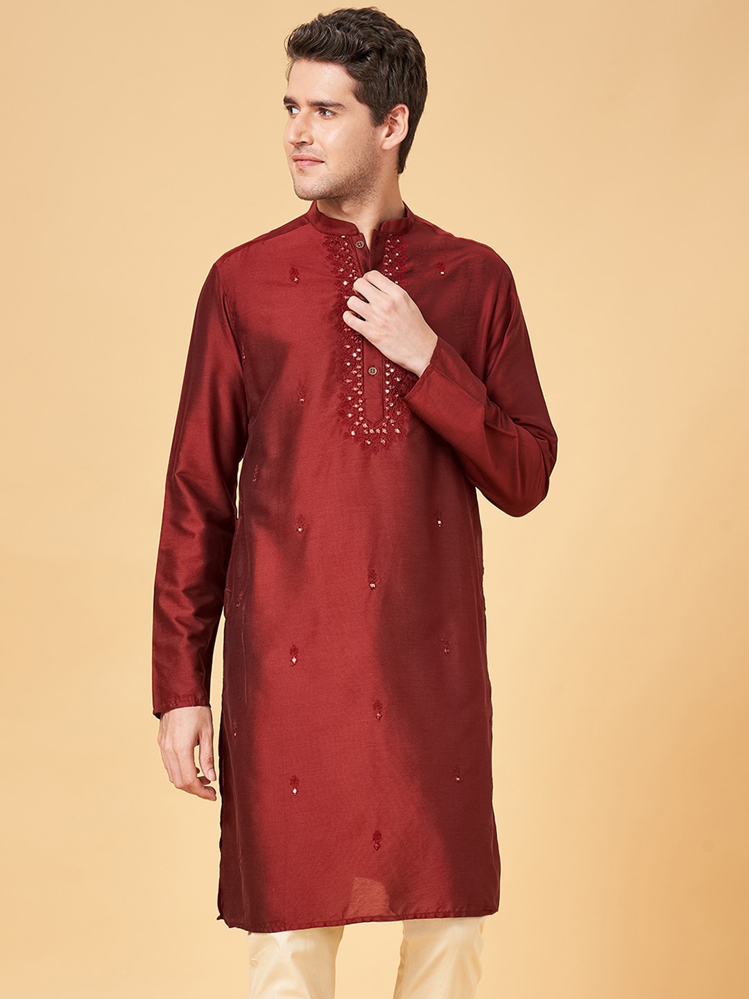 

indus route by Pantaloons Ethnic Motifs Embroidered Mandarin Collar Kurta, Red