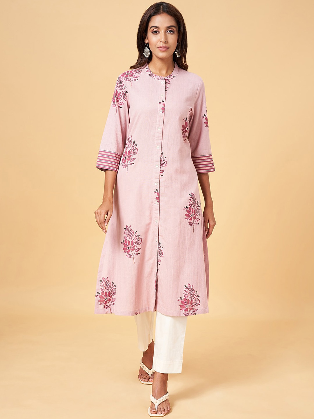 

RANGMANCH BY PANTALOONS Floral Printed Mandarin Collar A-Line Kurta, Pink