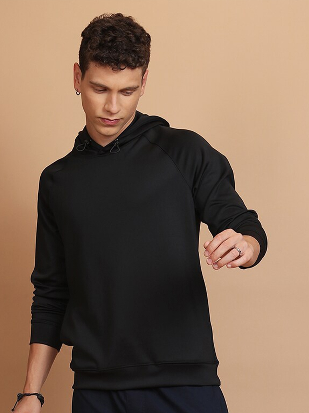 

HIGHLANDER Hooded Raglan Sleeves Sweatshirt, Black