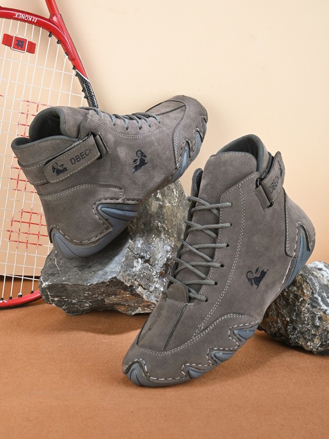 

Valin Fox Men Suede Lightweight Mid-Top Sneakers, Grey