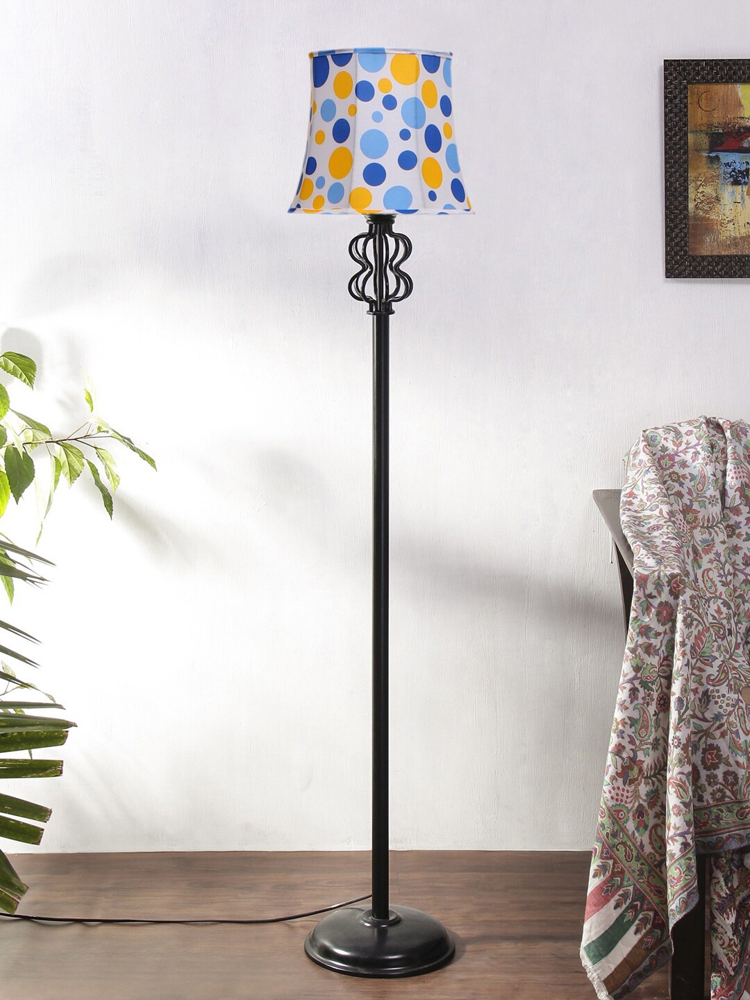

Devansh White & Black Soft Back Cotton Printed Snake Iron Basket Floor Lamp