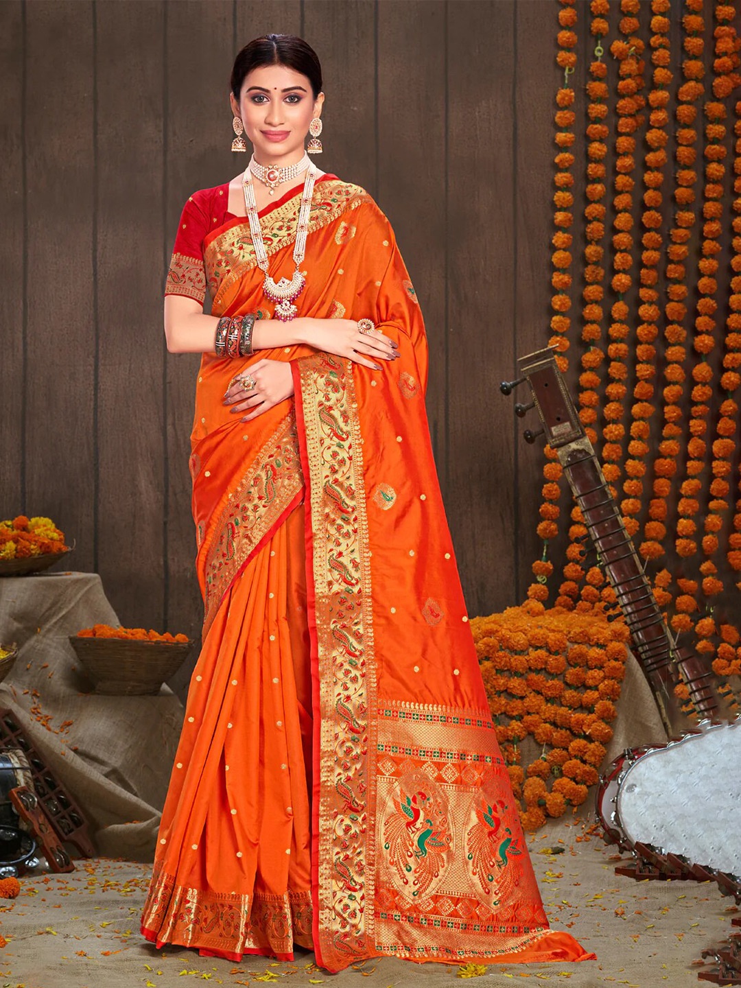 

MAGMINA Ethnic Motifs Woven Design Zari Paithani Saree, Orange