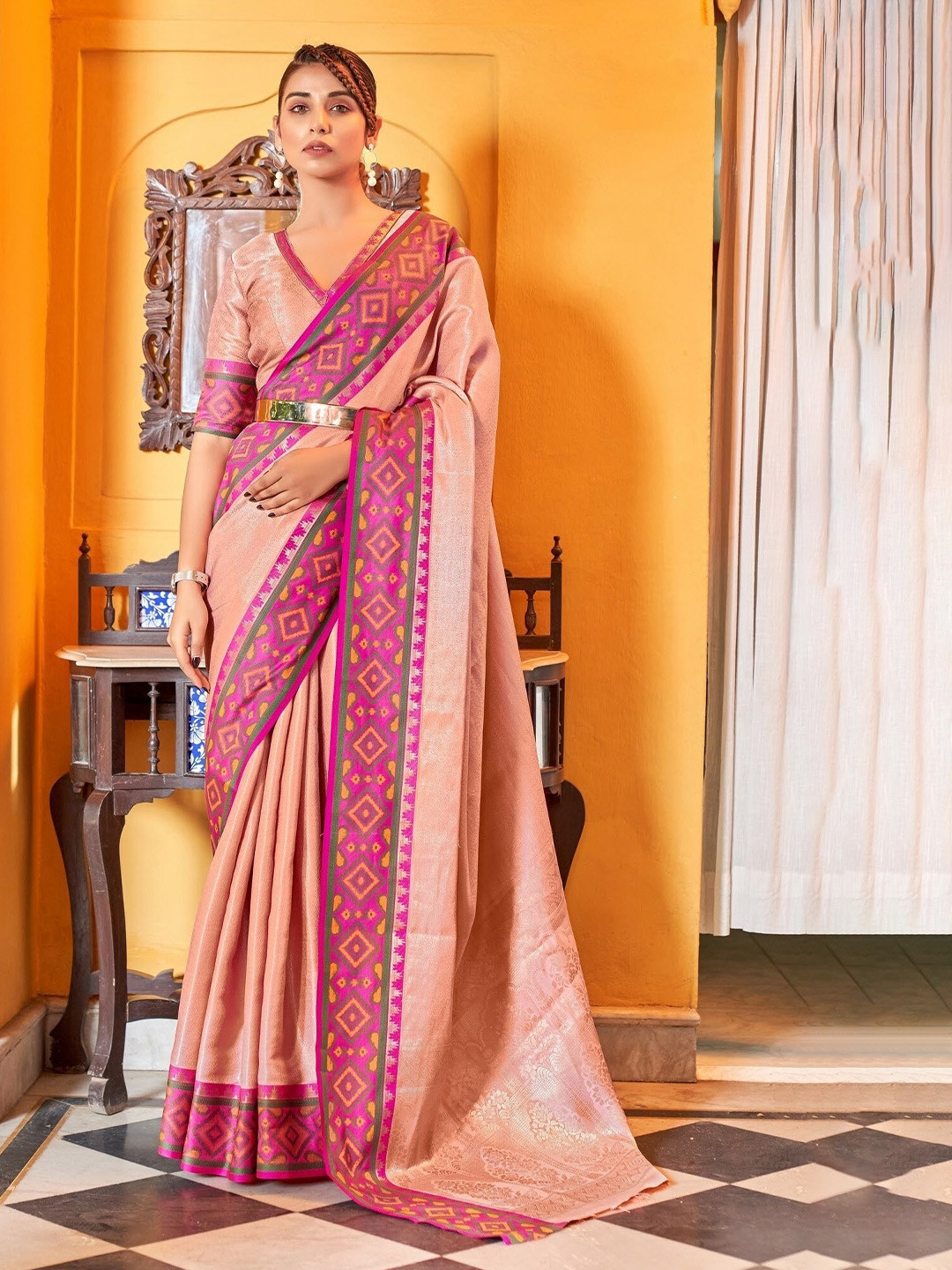 

MAGMINA Ethnic Motifs Printed Pure Silk Kanjeevaram Saree, Pink