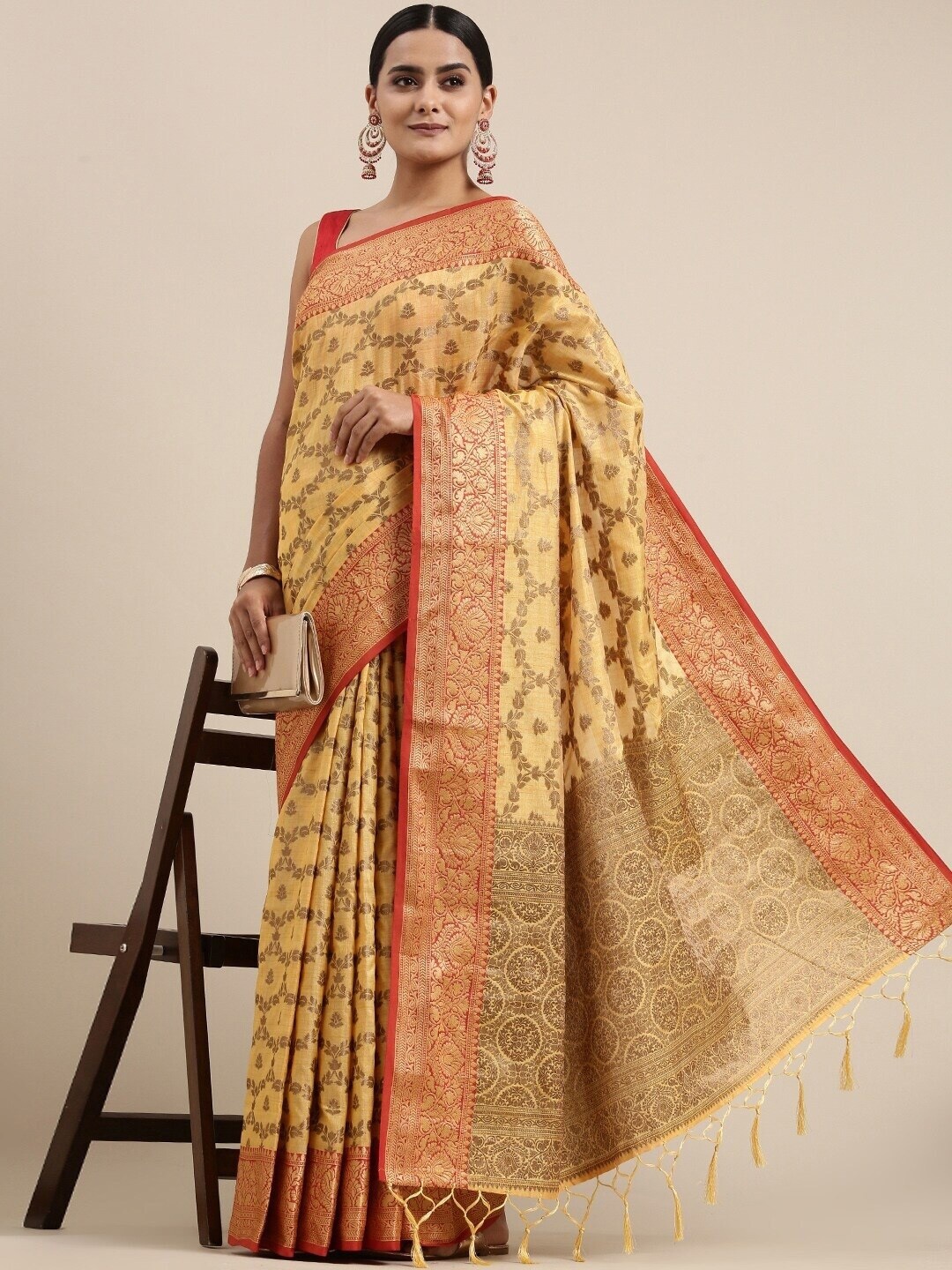 

MAGMINA Ethnic Motifs Woven Design Zari Banarasi Saree, Yellow