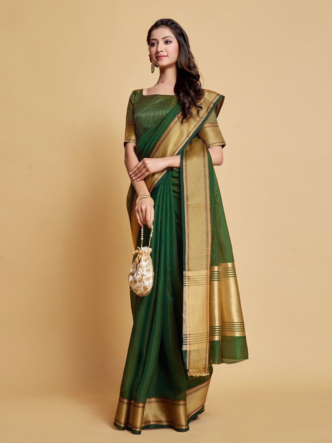 

MAGMINA Zari Detailed Pure Silk Kanjeevaram Saree, Green