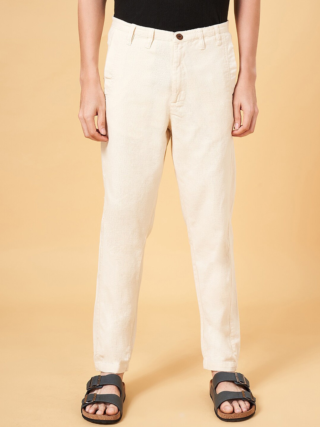 

7 Alt by Pantaloons Men Mid-Rise Flat-Front Cotton Trousers, Off white