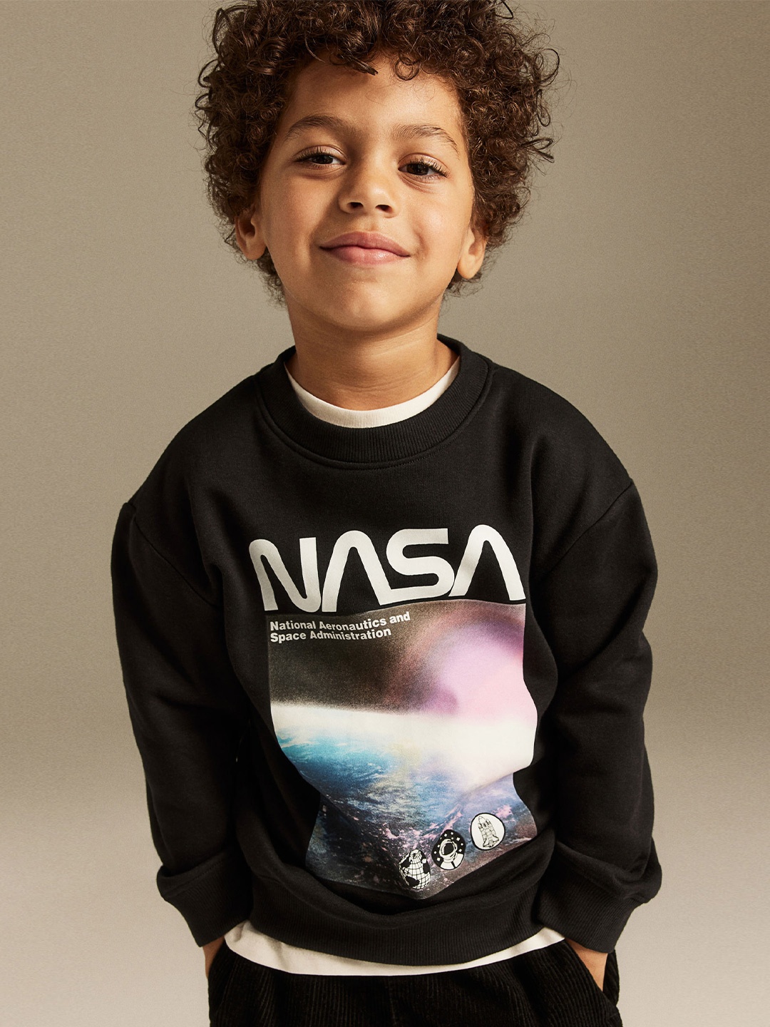 

H&M Boys NASA Printed Sweatshirts, Black