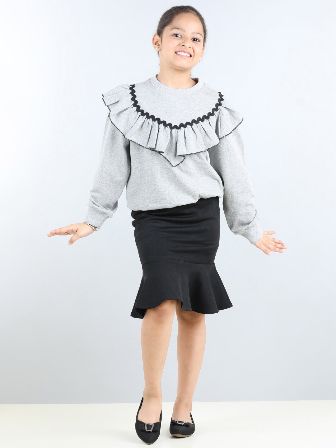 

AWW HUNNIE Girls Ruffled Top With Skirt, Grey