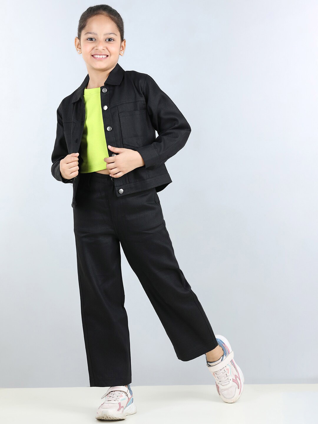 

AWW HUNNIE Girls Round Neck T-shirt With Trousers, Black
