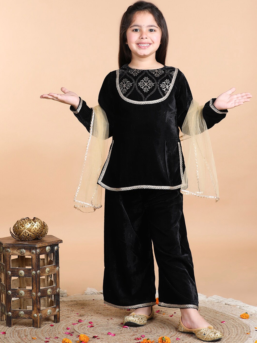 

AWW HUNNIE Girls Ethnic Motifs Embroidered Velvet Kurti & Palazzos With Dupatta, Black