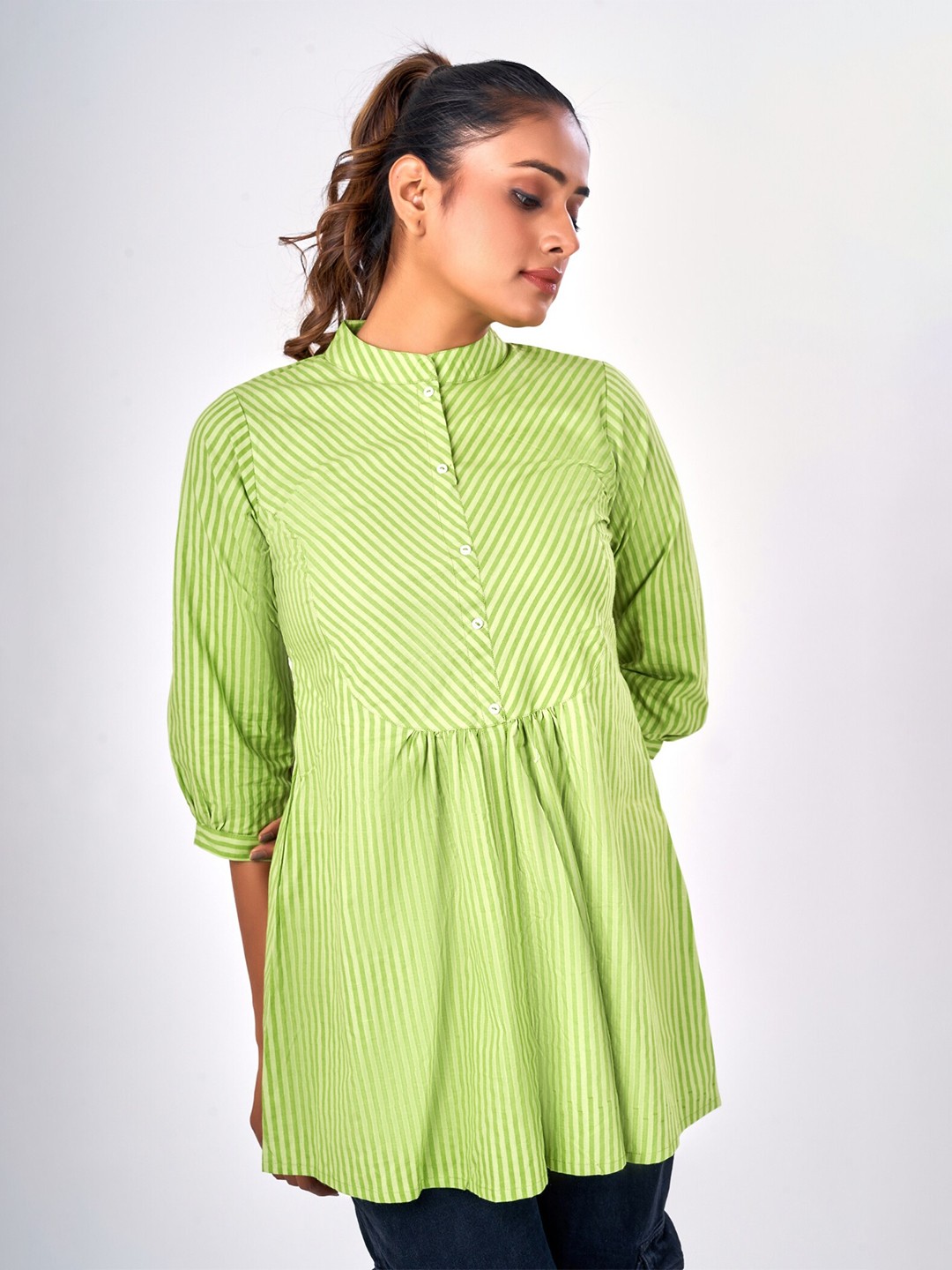

NAYRA Green Mandarin Collar Top