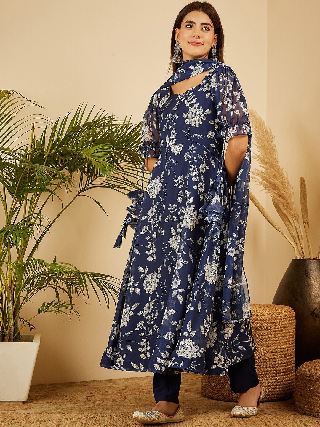 

BLACK SCISSOR Floral Printed Puff Sleeves Organza Kurta With Dupatta, Navy blue