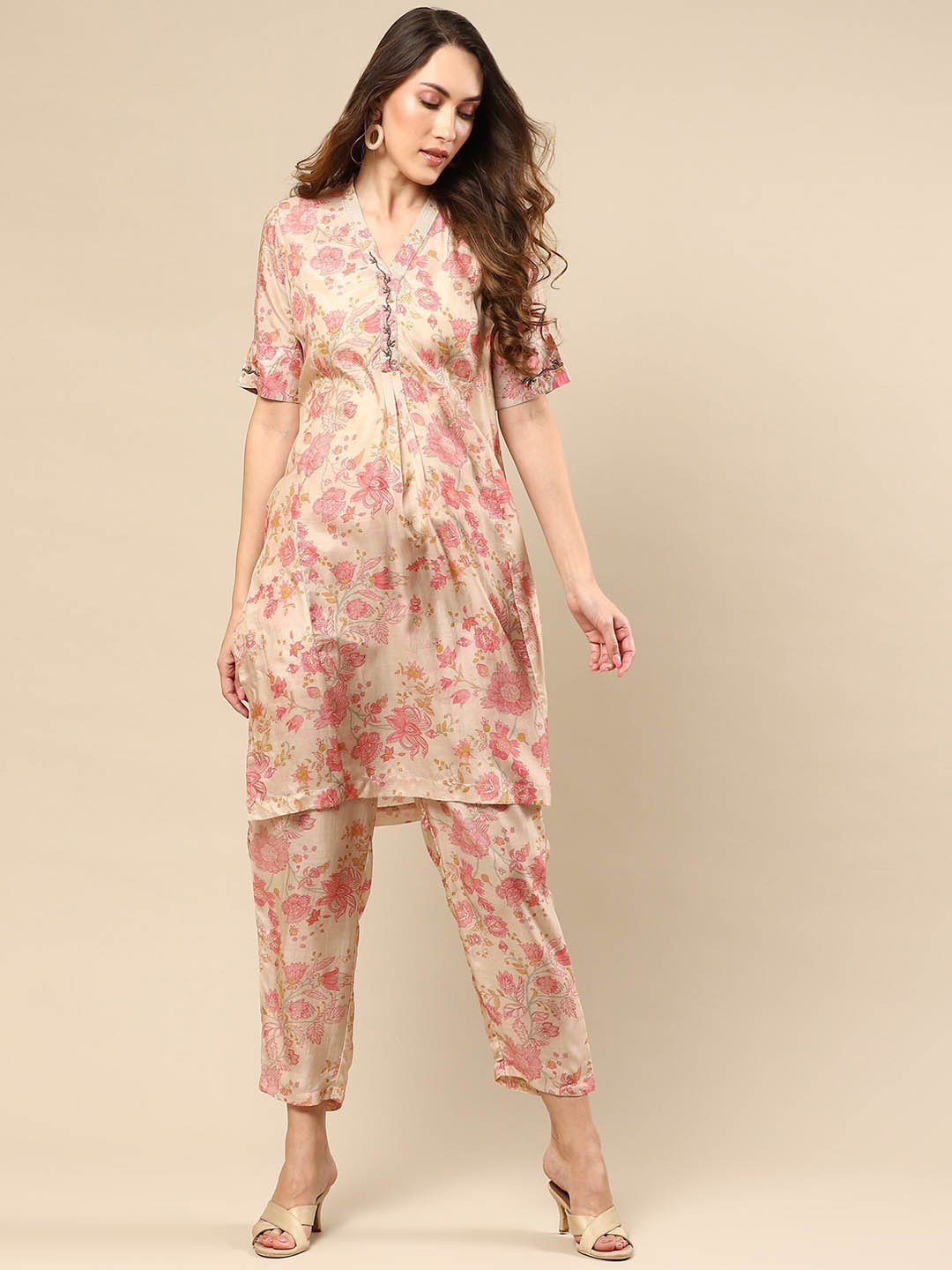 

NH KAPDEWALA Floral Printed V-Neck Beads and Stones Regular Kurta With Trouser, Orange
