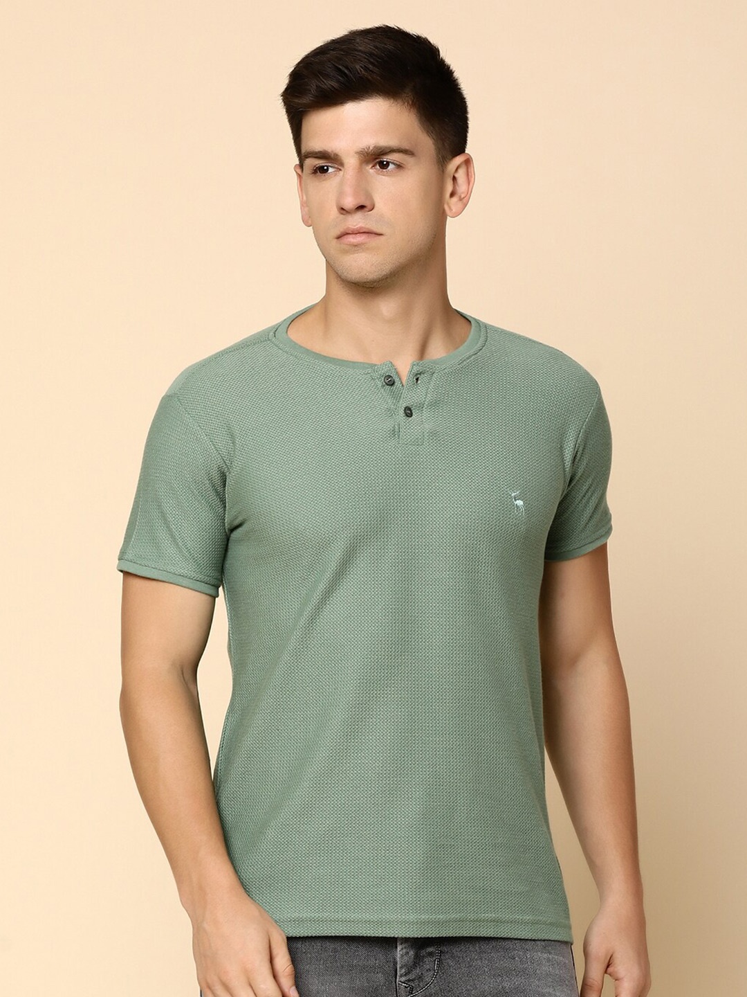 

V-Mart Henley Neck Slim Fit T-shirt, Green