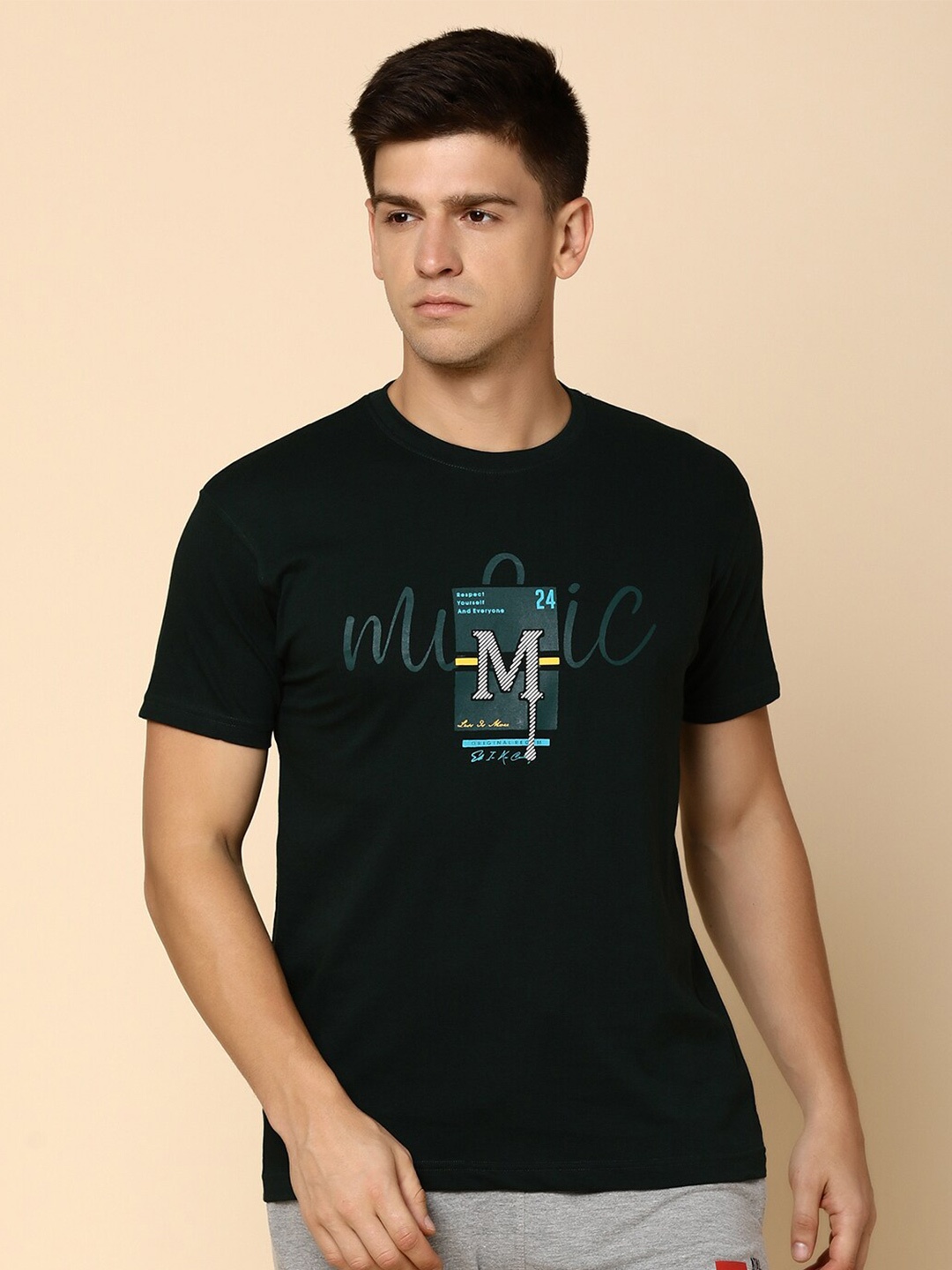 

V-Mart Typography Short Sleeves Printed Cotton T-shirt, Green