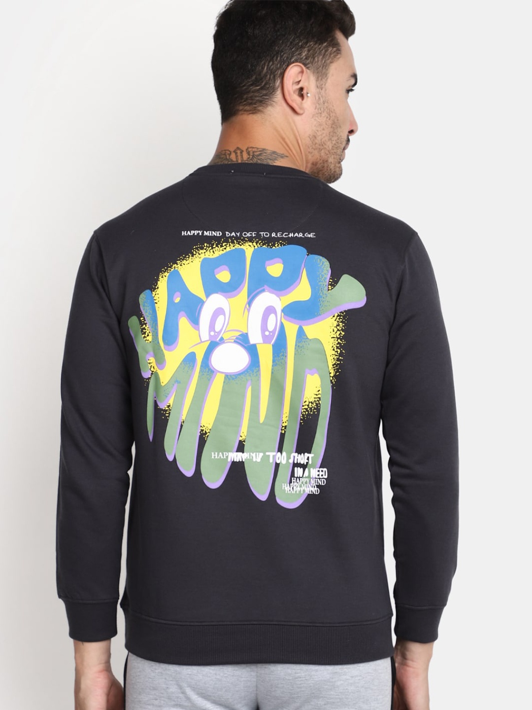 

V-Mart Graphic Printed Pullover, Black