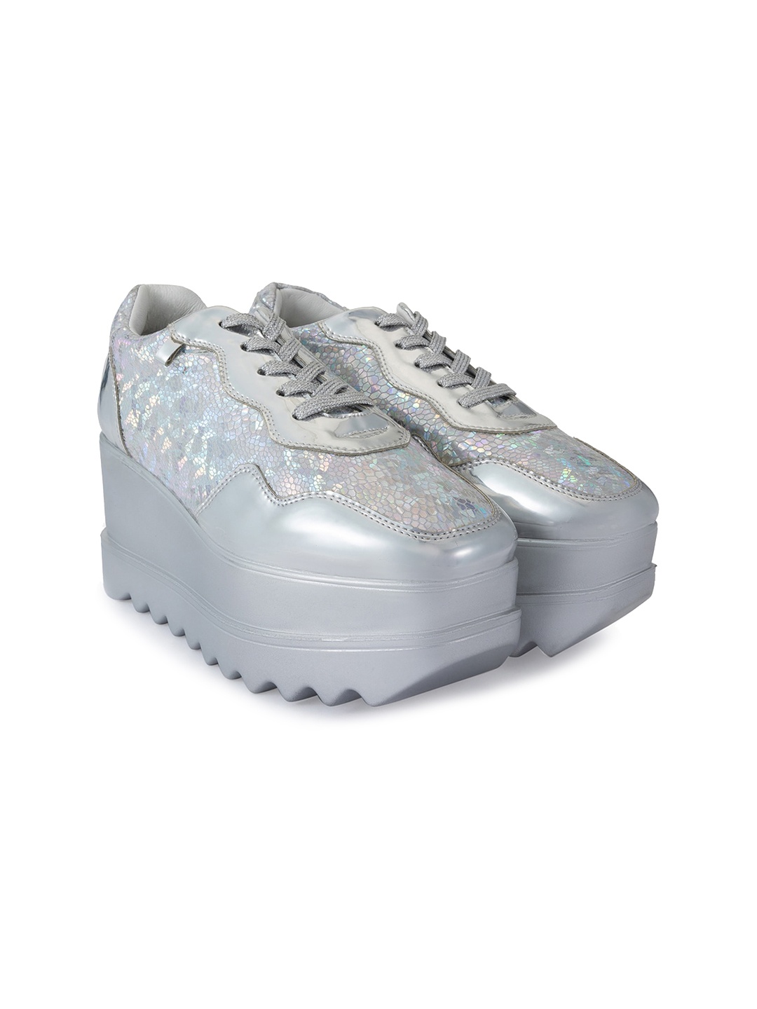 

Anaar Women Disco 22 Signature Textured Lightweight Flatform Sneakers, Silver