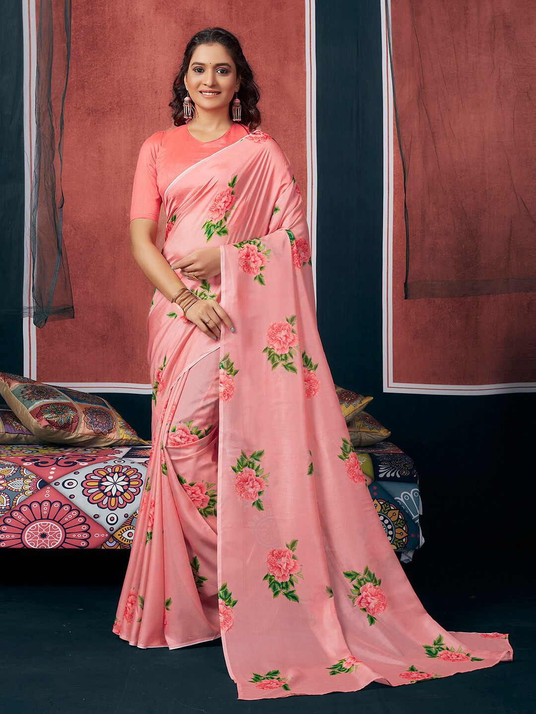 

Satrani Floral Printed Saree, Pink