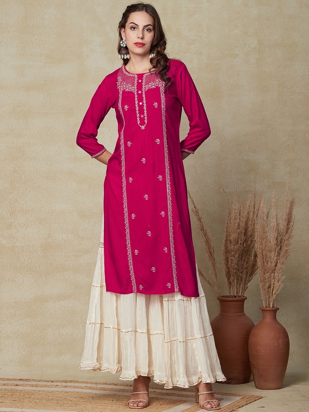 

FASHOR Embroidered Straight Kurta, Red