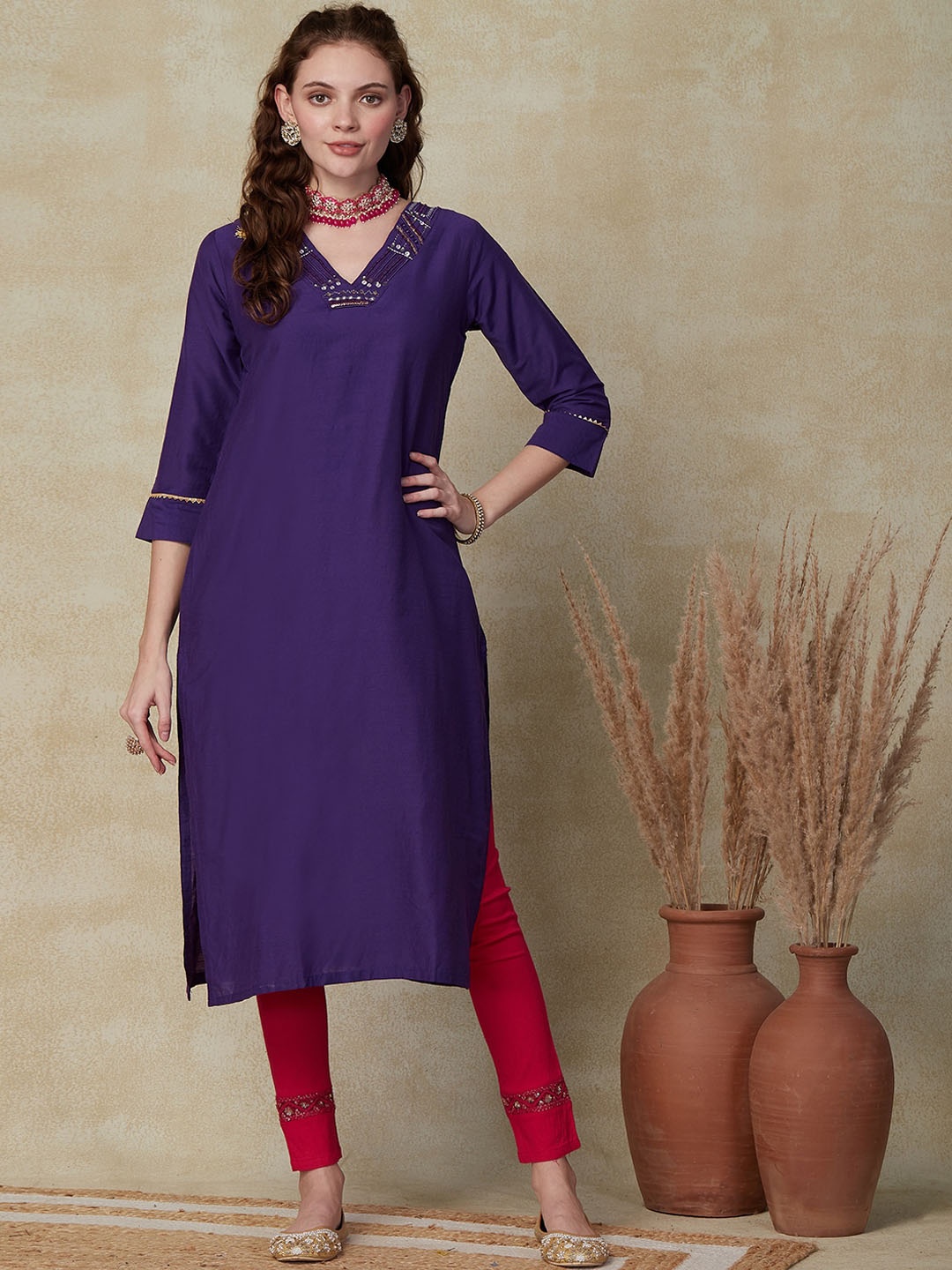 

FASHOR Dupion Silk V-Neck Sequinned Kurta, Violet