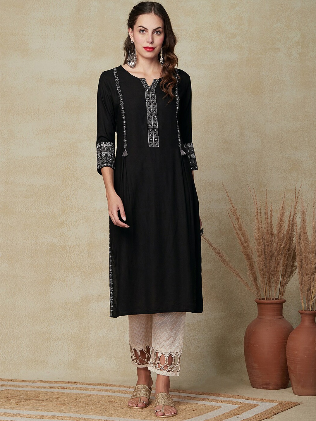 

FASHOR Embroidered Yoke Design Straight Kurta, Black