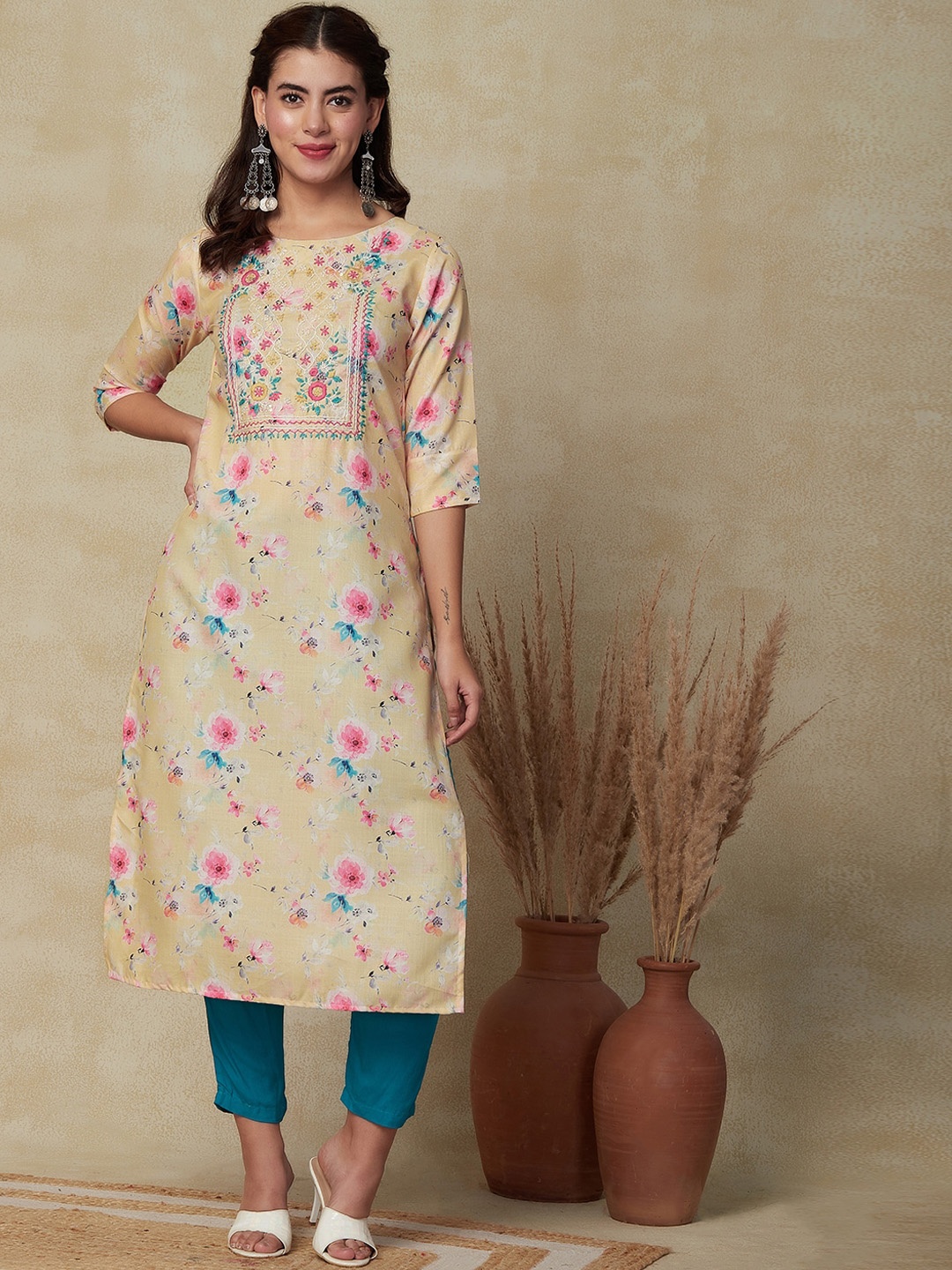 

FASHOR Floral Printed Thread Work Kurta, Yellow