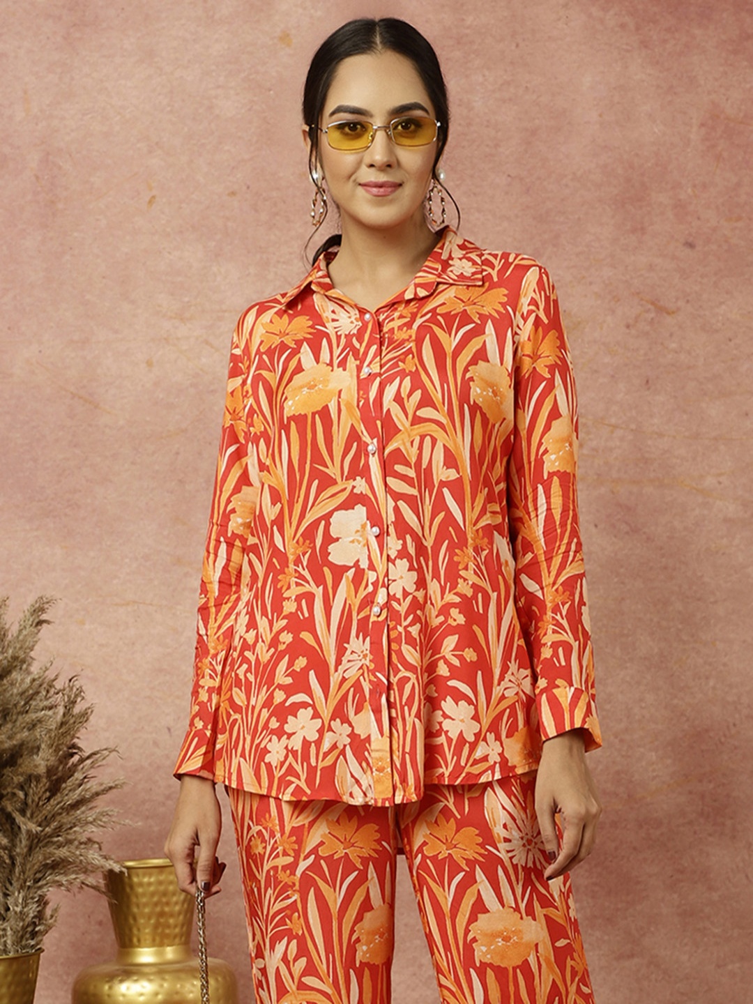 

Jaipur Kurti Floral Printed Shirt With Trousers, Red