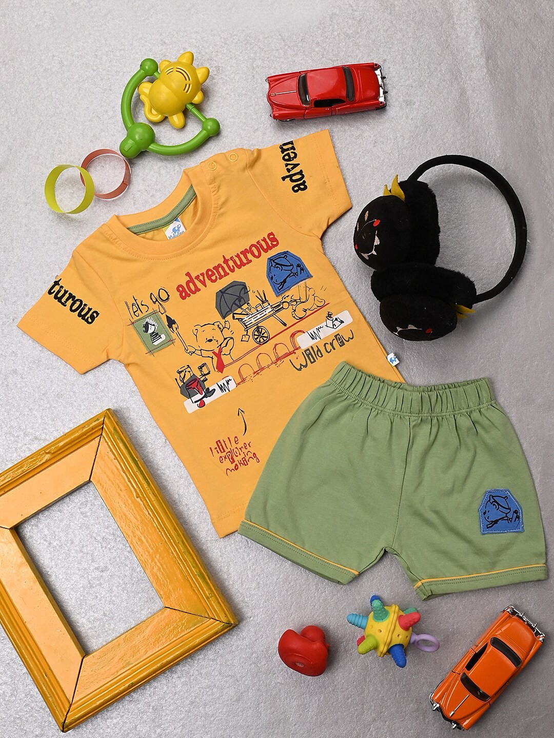 

V-Mart Infants Printed Pure Cotton T-shirt With Shorts, Yellow