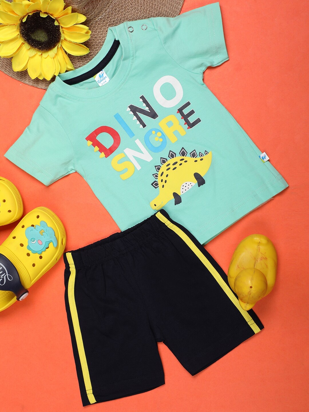 

V-Mart Infants Printed Pure Cotton T-Shirt With Shorts, Green