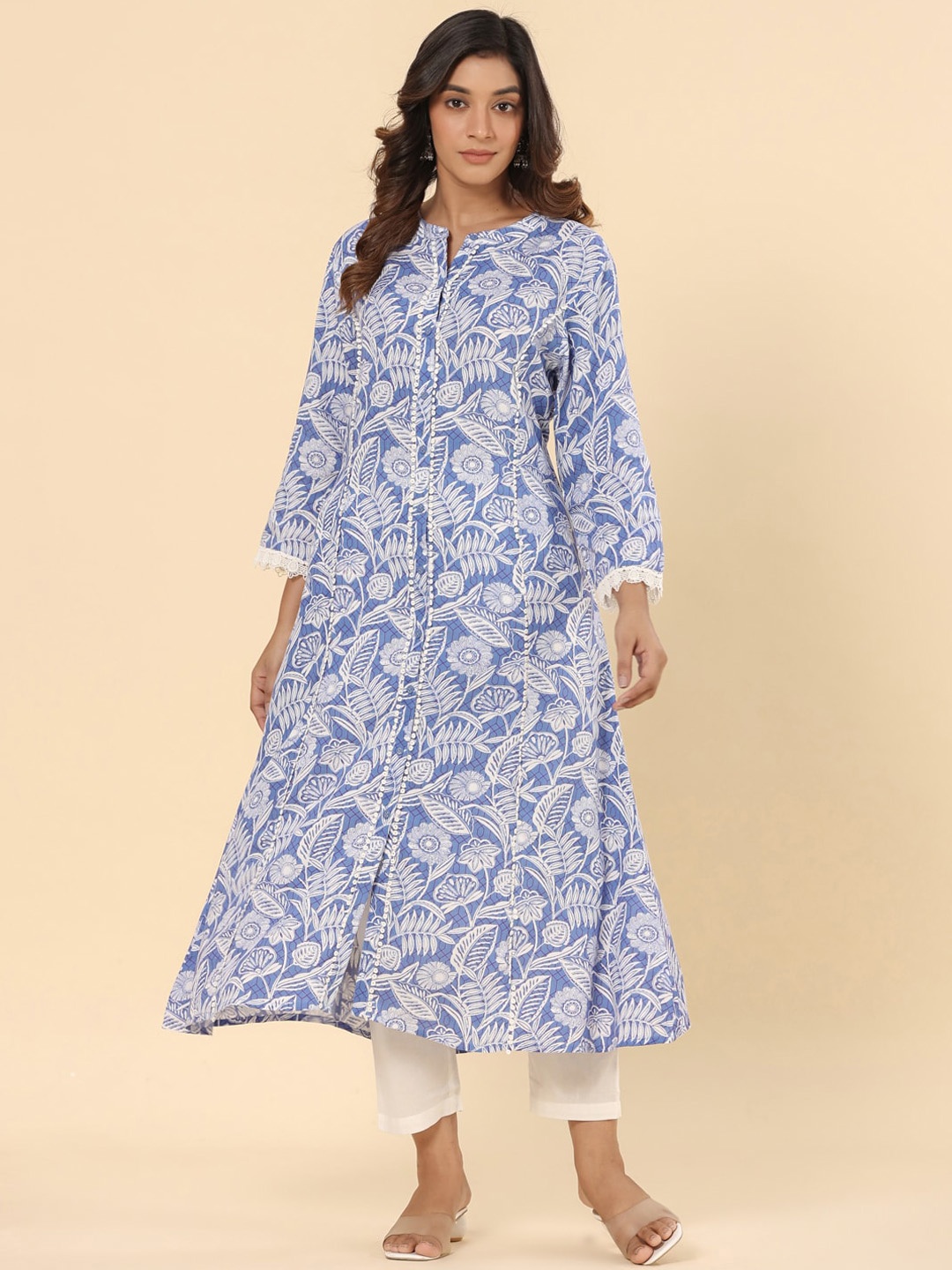 

SAVI Floral Printed Mandarin Collar A-Line High Slit Kurta, Blue