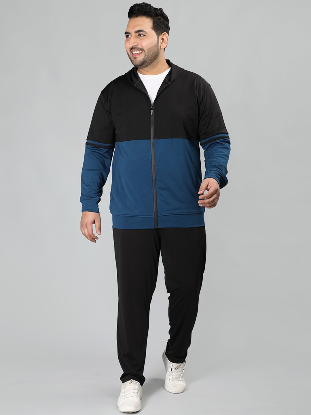 

CHKOKKO Colourblocked Hooded Jacket And Track Pant Set, Black
