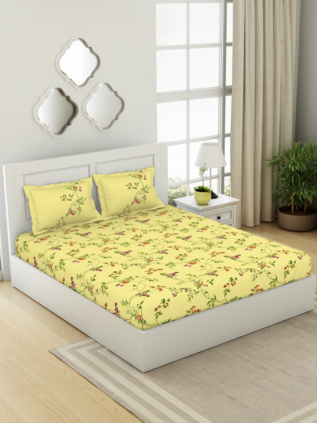 

SPACES Yellow & Green Floral Cotton 144 TC King Bedsheet With 2 Pillow Covers